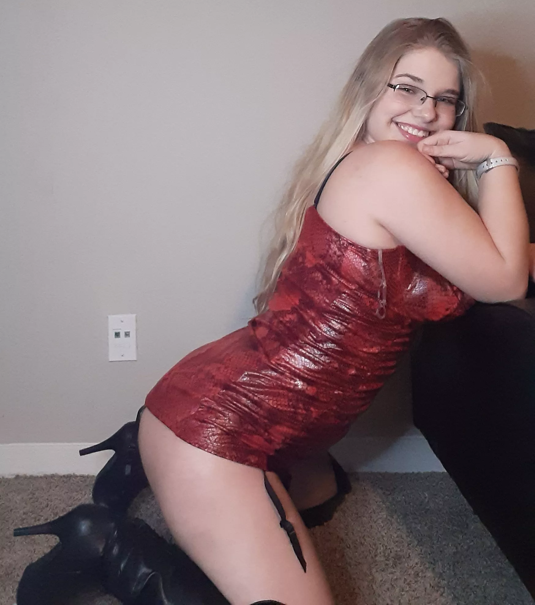 i have the hardest time finding fellow stoners, are you out there?!🥺💚