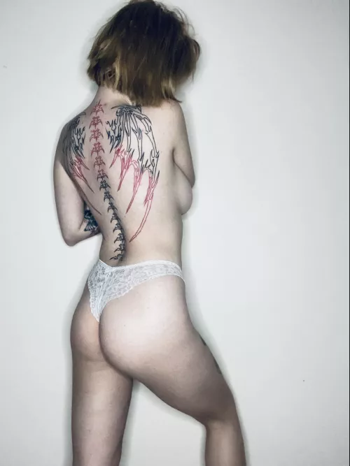 I Know You Wanna Be Between My Legs