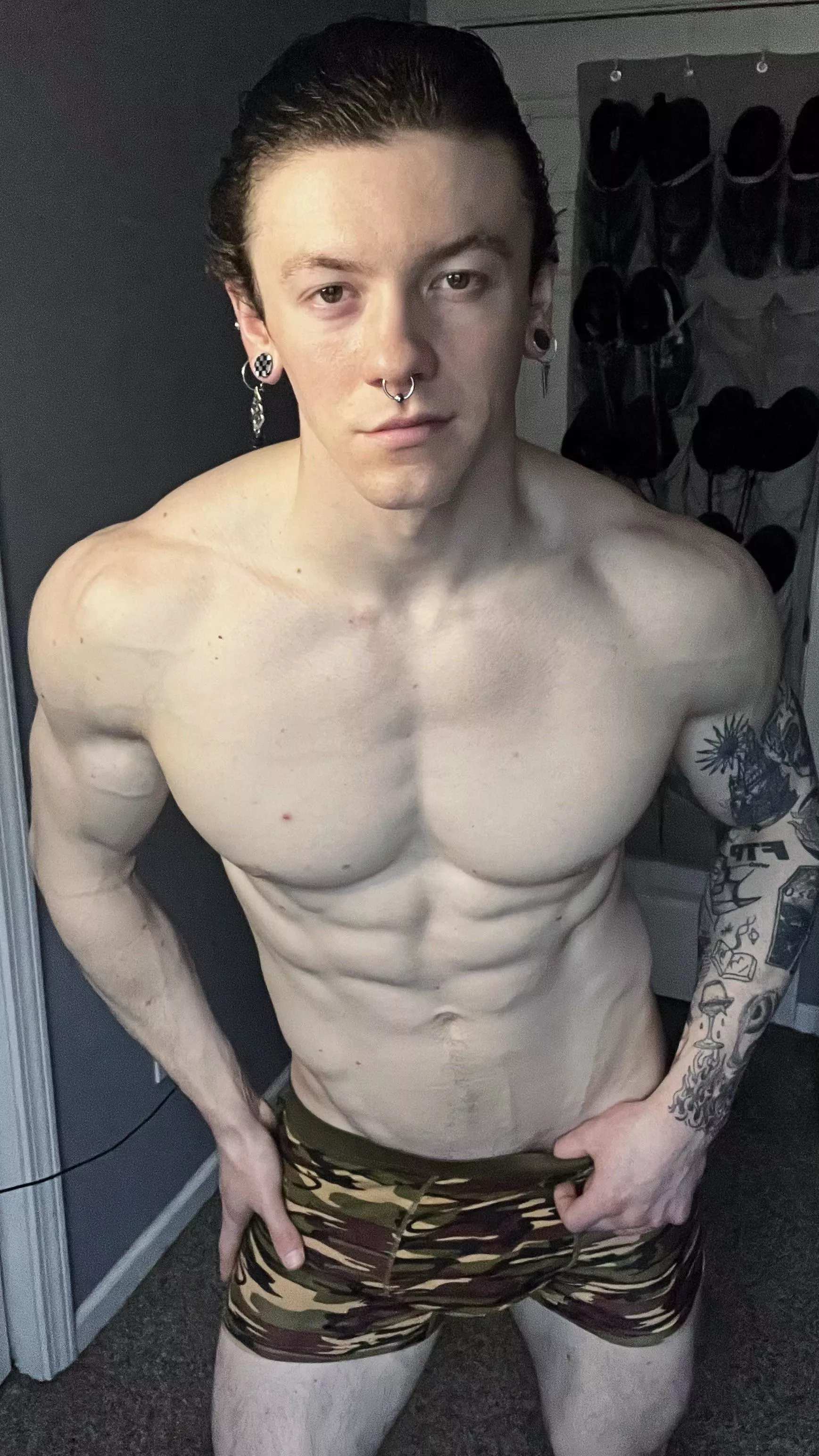 I need to satisfy someone today 🤤😉