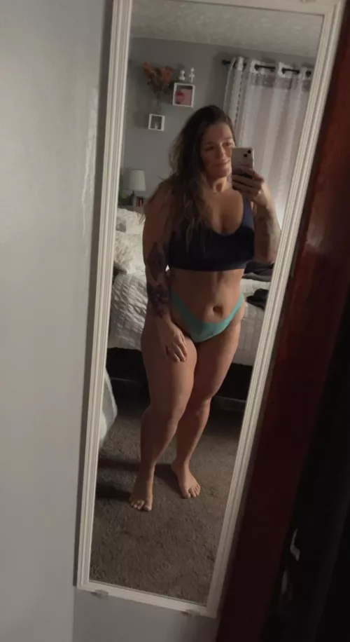 I’m a sucker for body kisses😈 F30