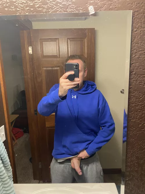 I’m super hyper tonight and just turned 40 yesterday idk if that’s cool or if it sucks lol m4f [40]