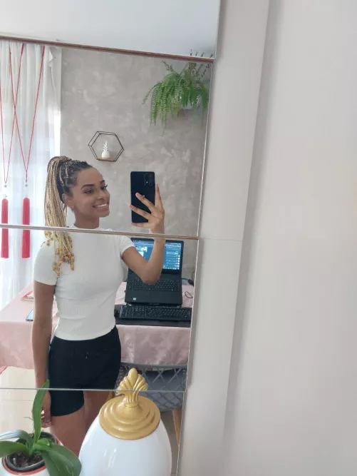 Its been a while since the last selfie with those shorts