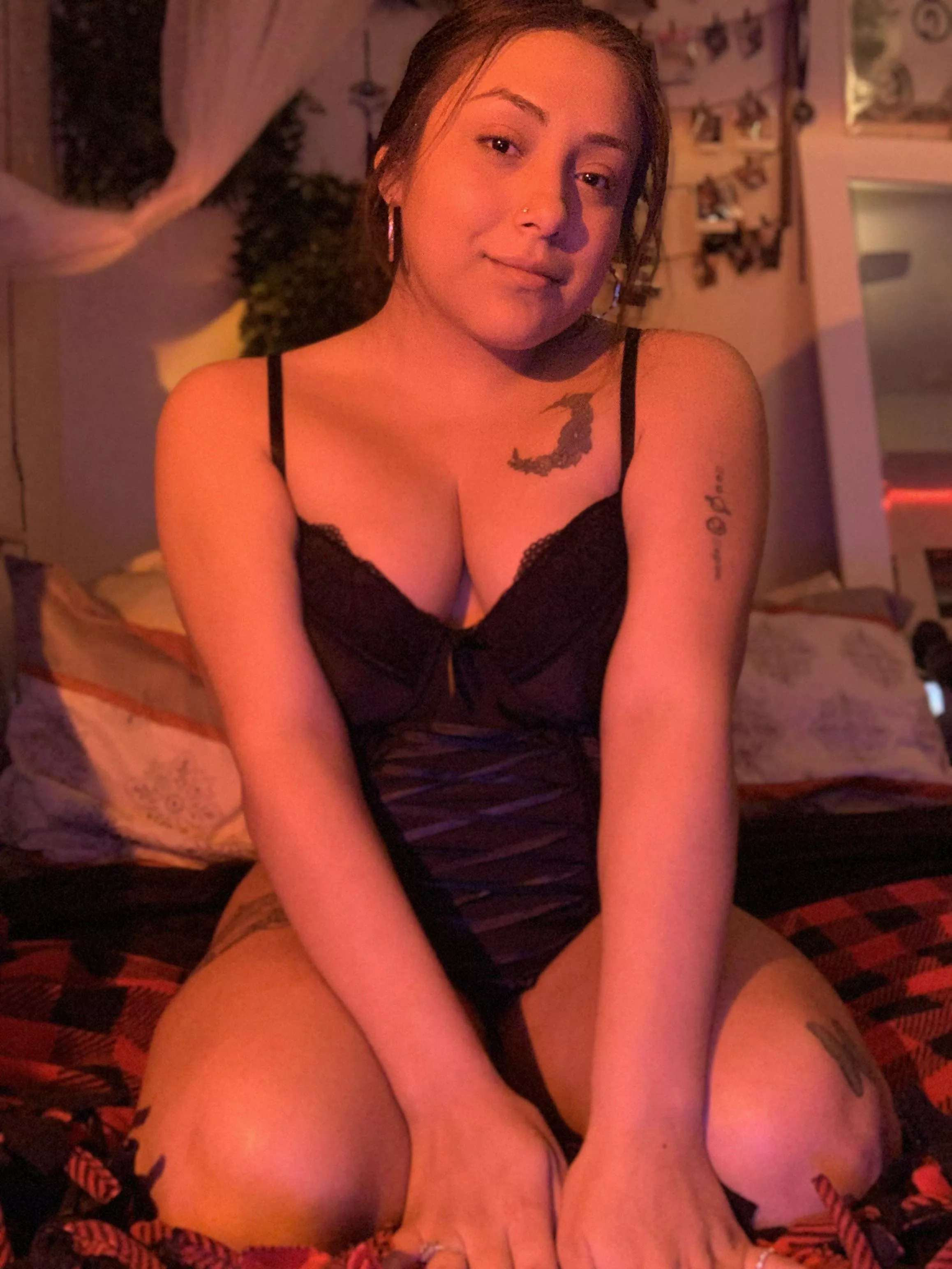 Latina// Native American