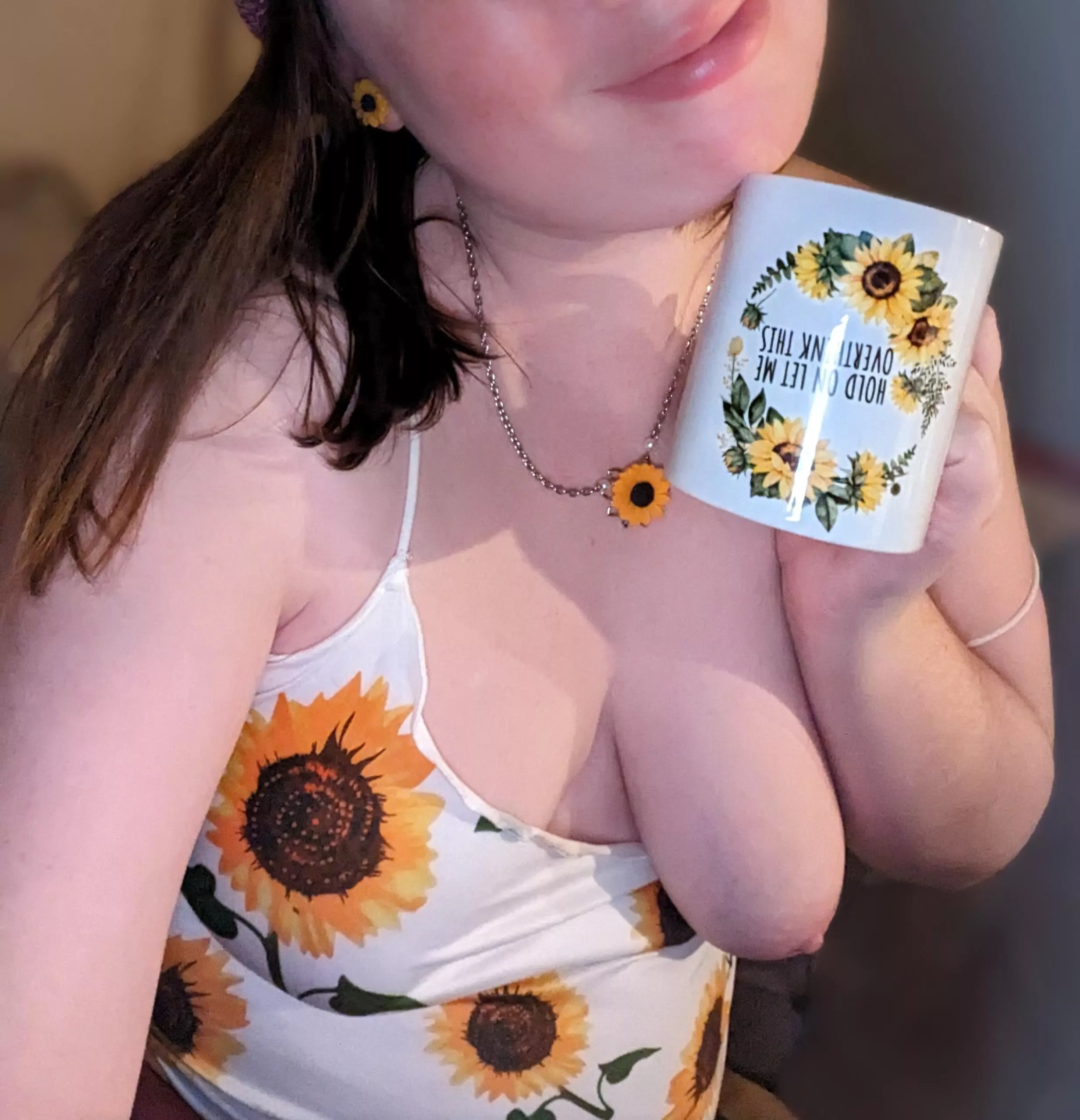 Let's have coffee together 🌻🌻🌻