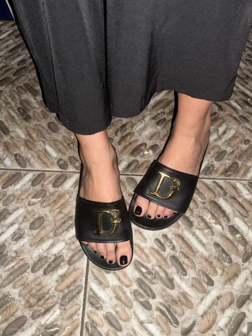 Like this ONLY if you’d lick my feet