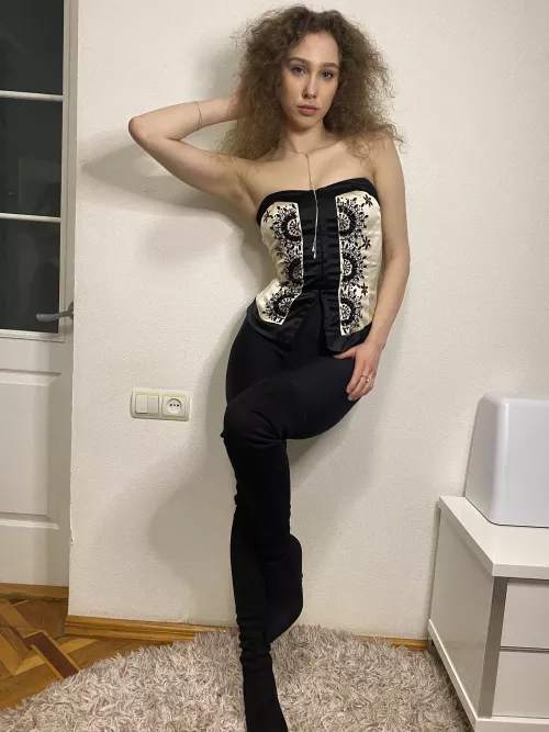 Love giving it to a thick shaved pussy