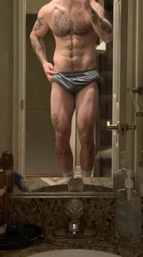 (M) would love a sweaty gym girl on me