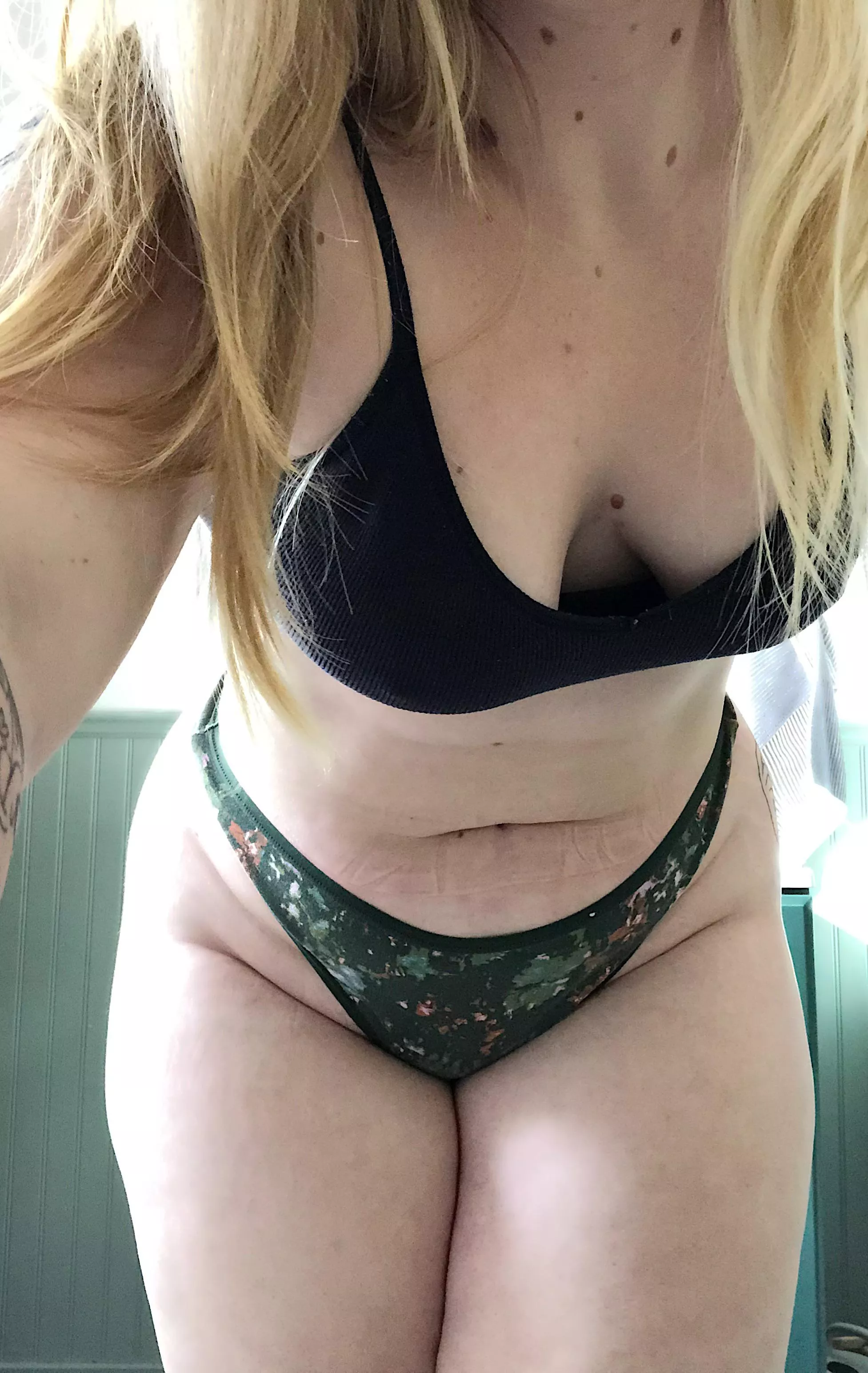 Nervous first post - could use some chubby body love 🥹❤️