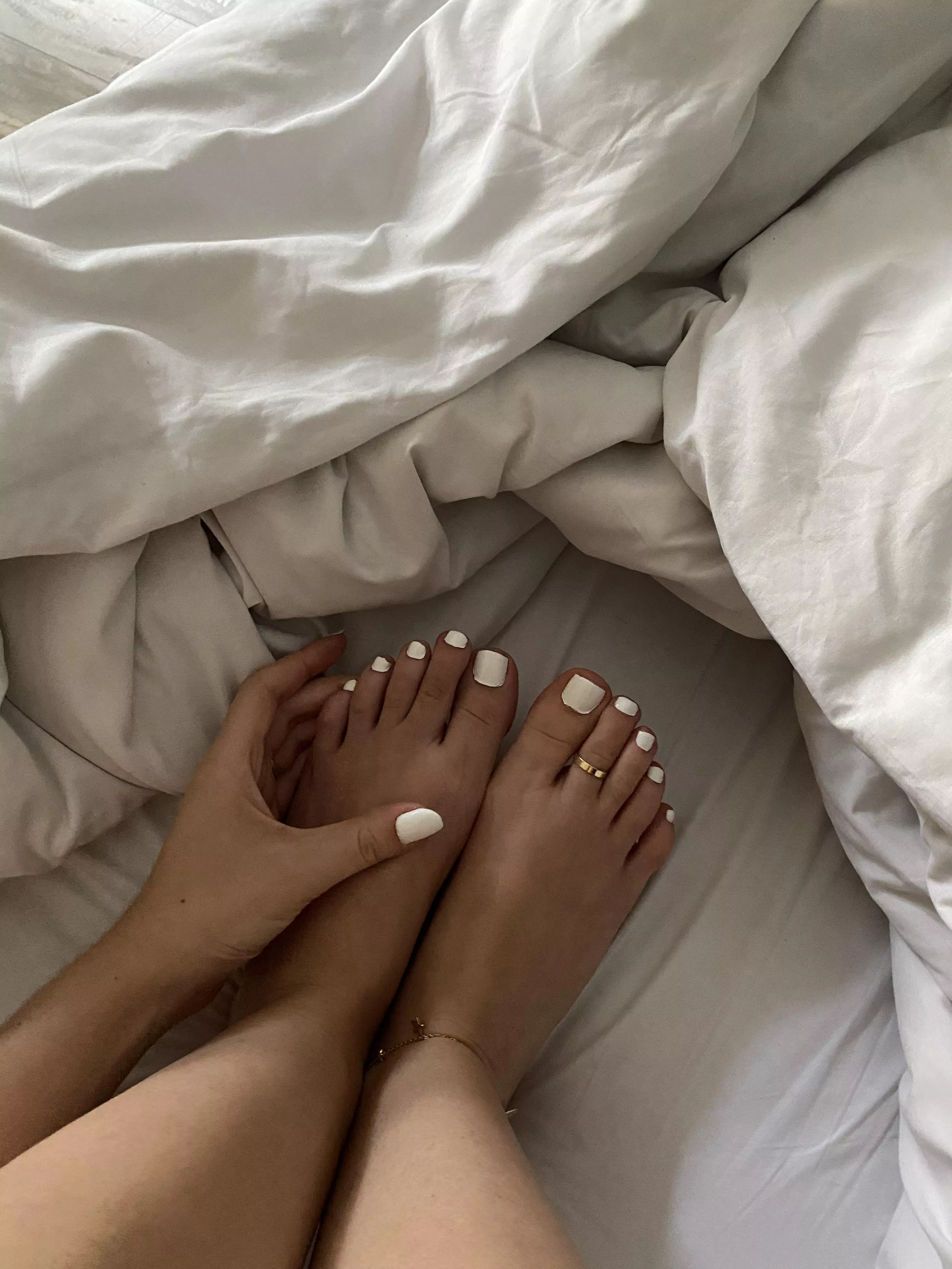 New toe colour :) would you suck these?