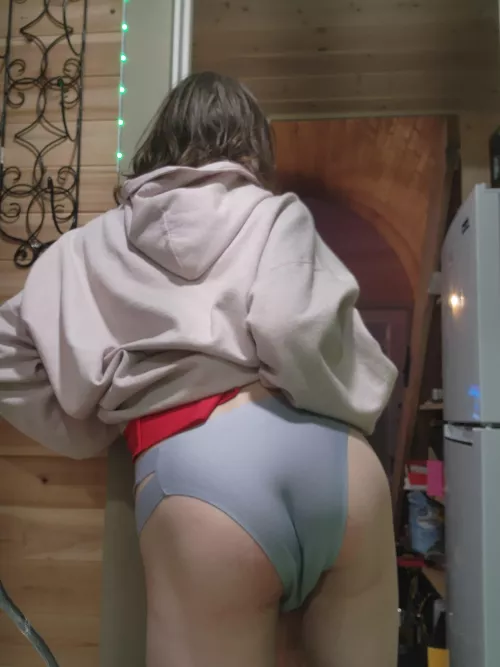 Oh no! I sware im straight im just wearin panties cause ummm...