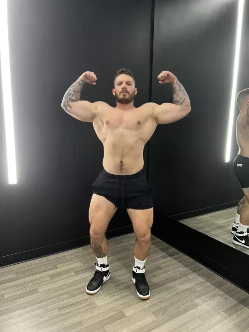 Showing off some (M)uscles