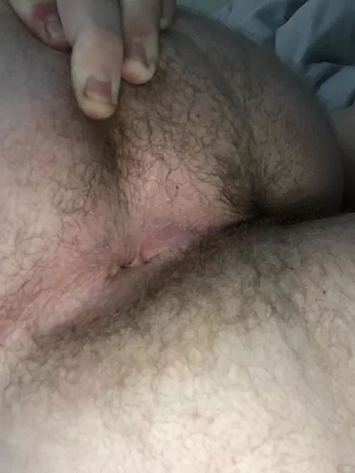 Someone fuck this hole it needs cock and I need cock so plzz
