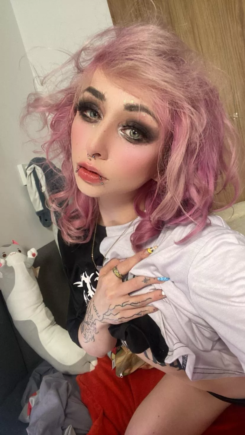 Stream in 30 min :3 https://m.chaturbate.com/cloudie_x3/