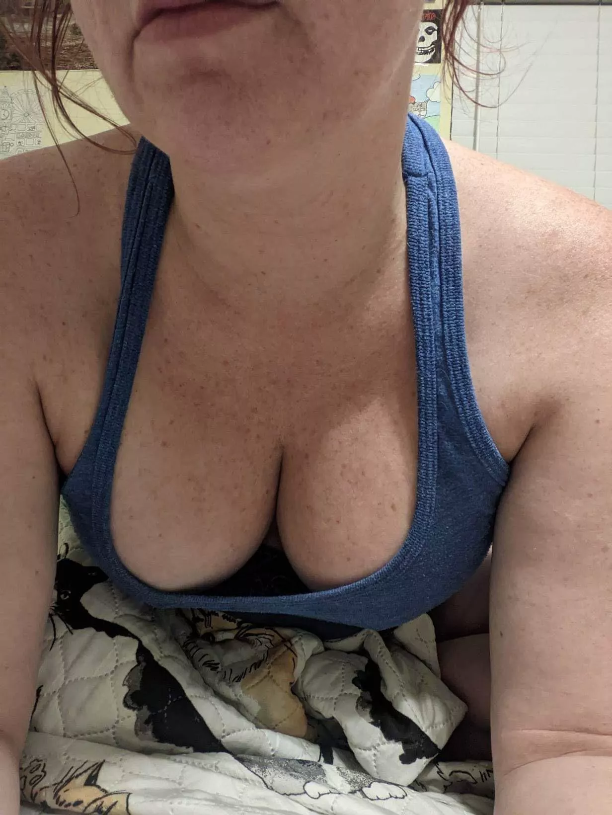 Sundays are for chilling in bed 😘