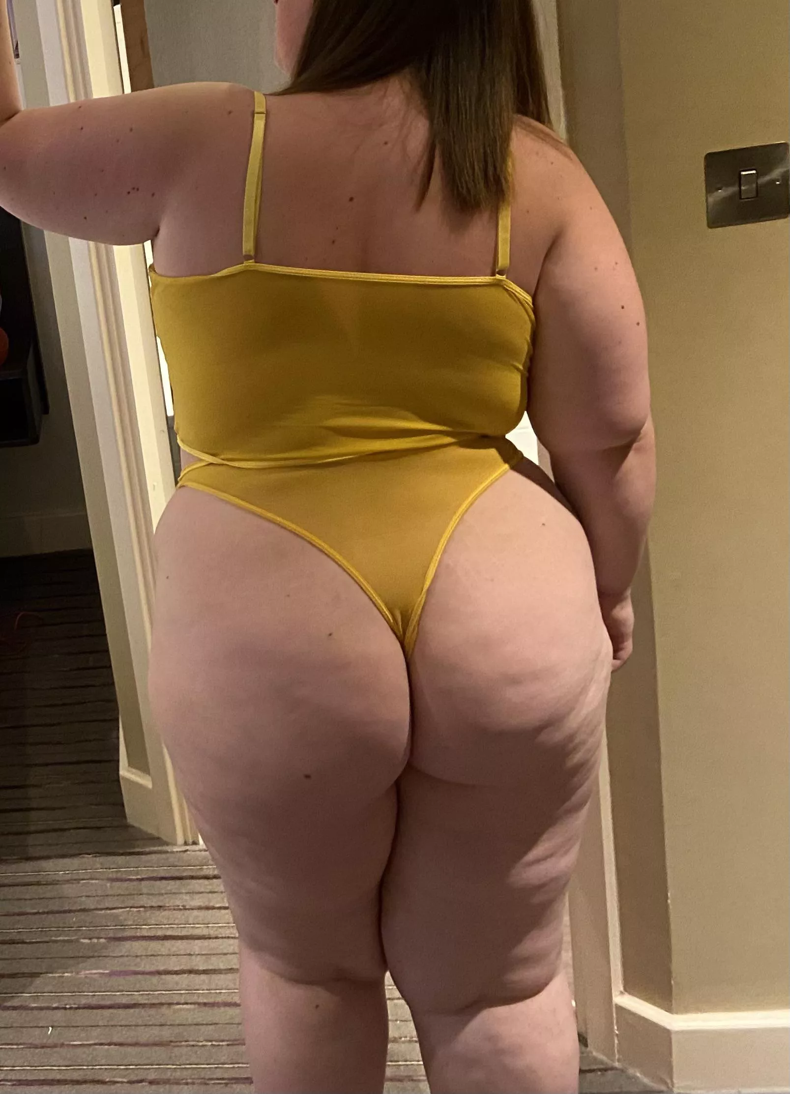 Thick thighs, wide hips, huge ass.. you in? 🥵