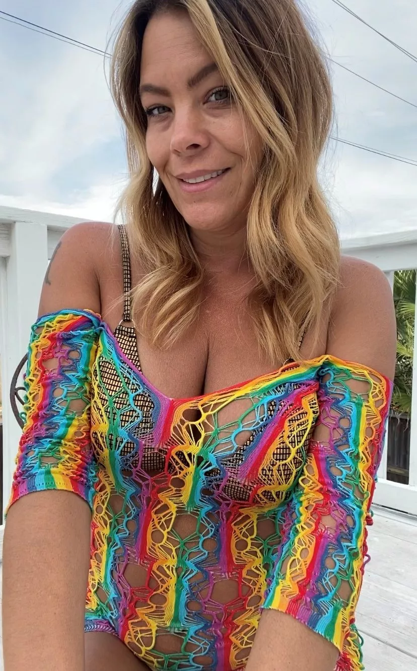 This milf is ready for your kisses