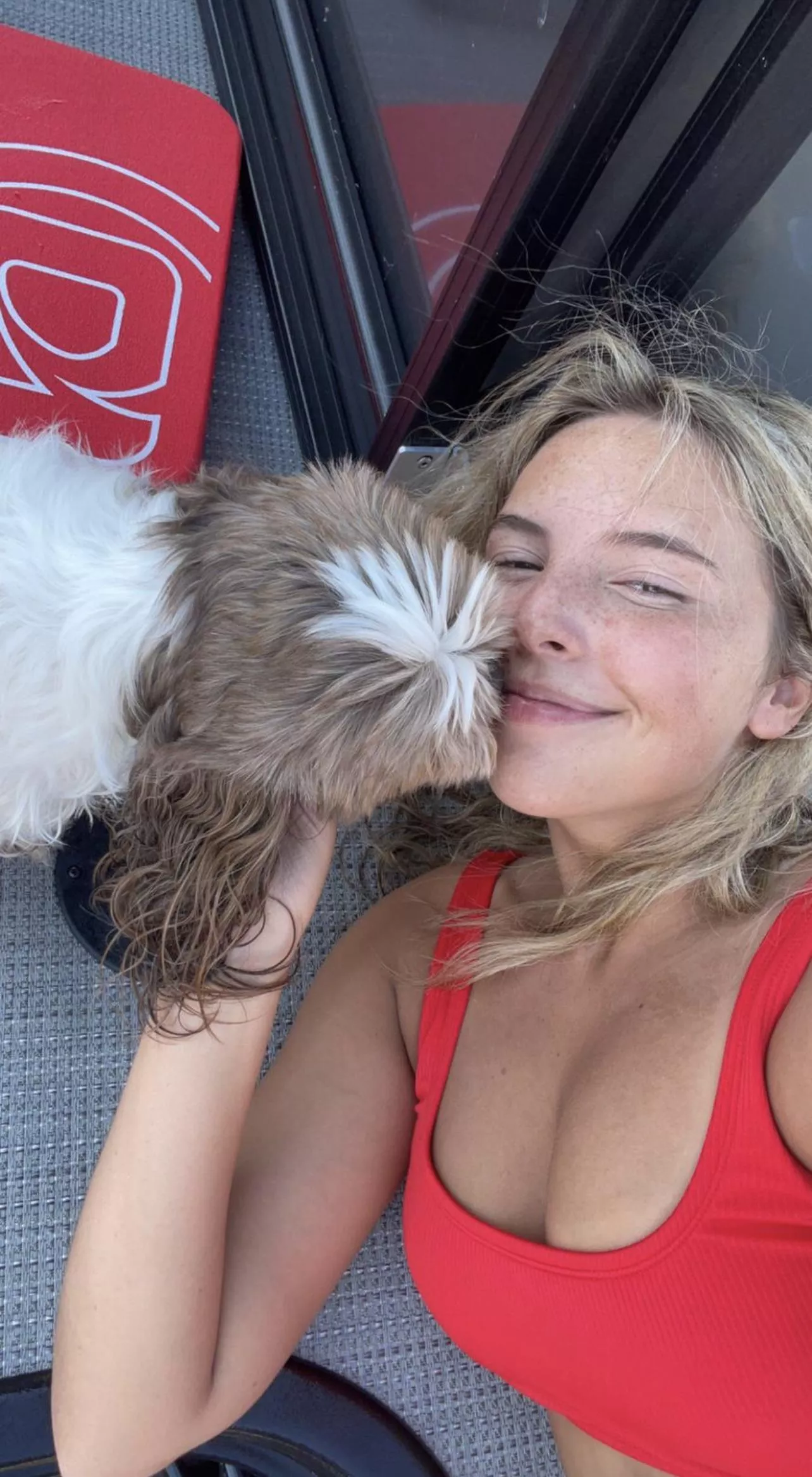 who wants to cuddle with me [f 19]