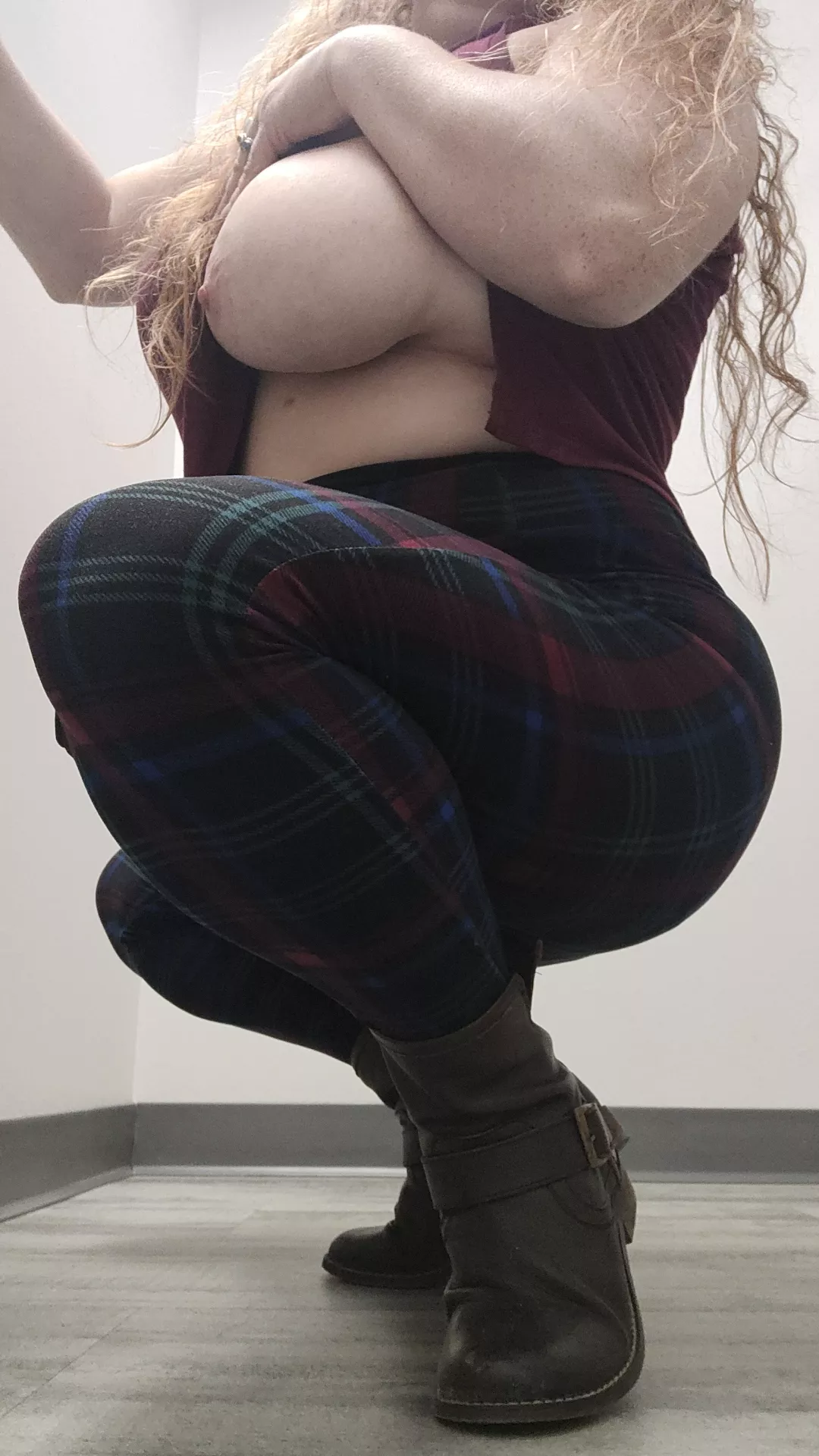 Work flash for Monday, who else likes to be naughty at work?