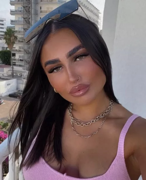 Would you cover her face?💦