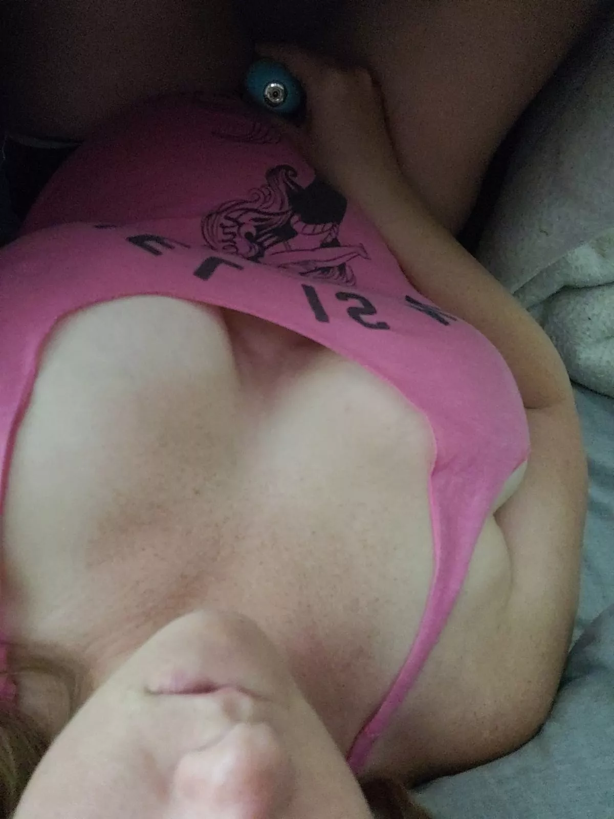 Would you give her a hand or 2?