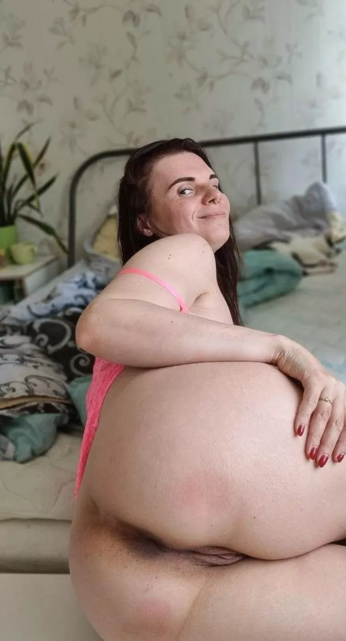 Your tongue should glide on my pussy