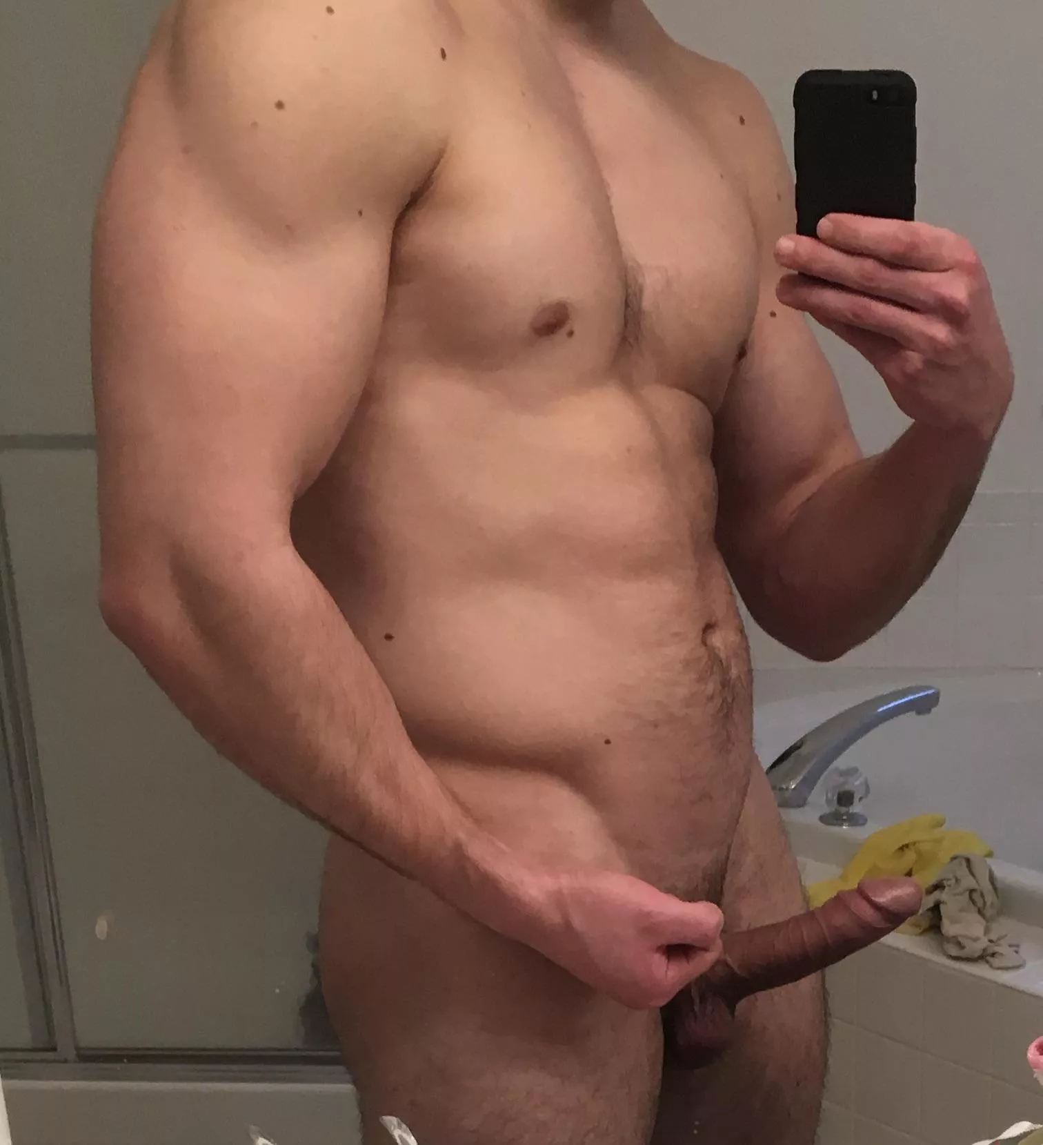 27 Fit and hung looking for same