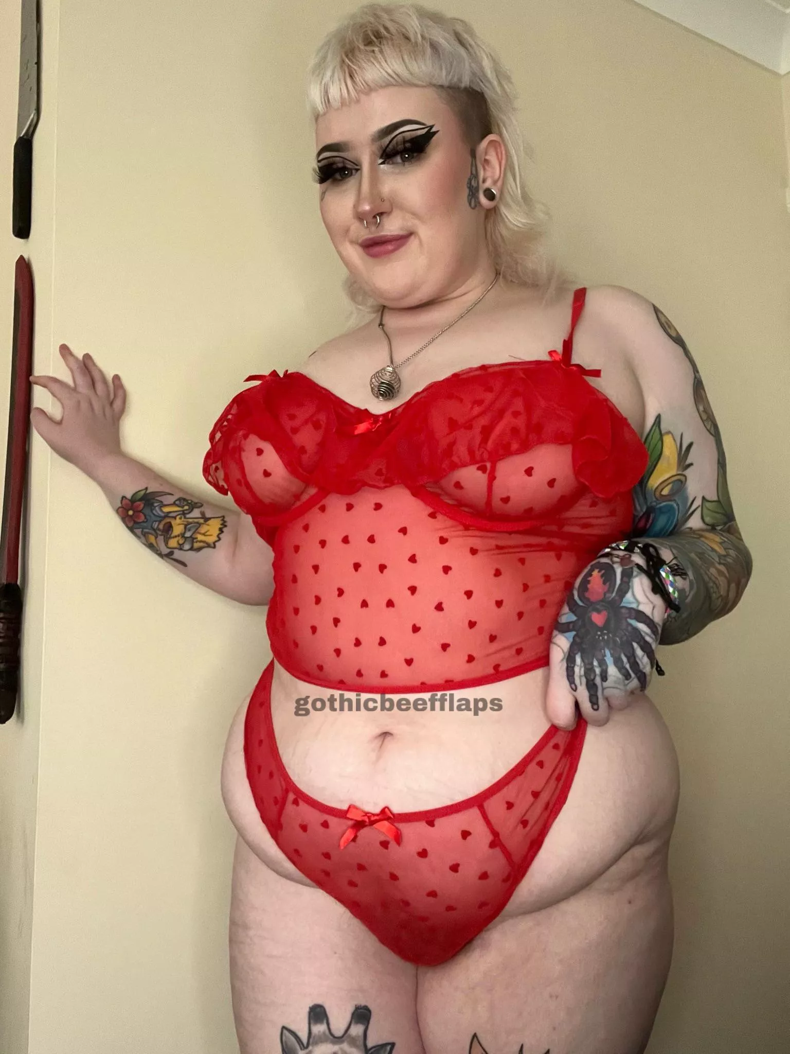 ⚠️ $6 SALE ⚠️ 𖤐 join my kinky cult😈 𖤐 every hole is a goal on my page!🍩 𖤐 squirter 💦 𖤐 sexting, JOI, genital rates + more!😛