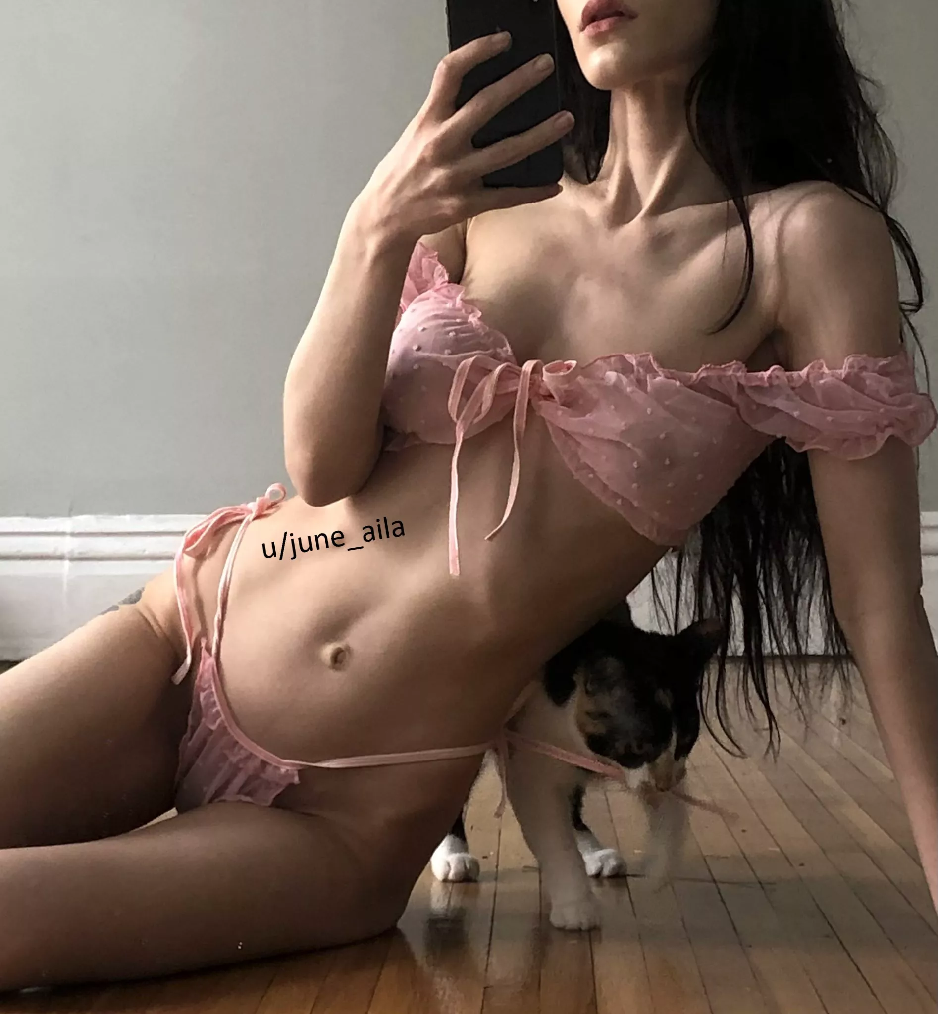 Adorable photobomb 😸💕