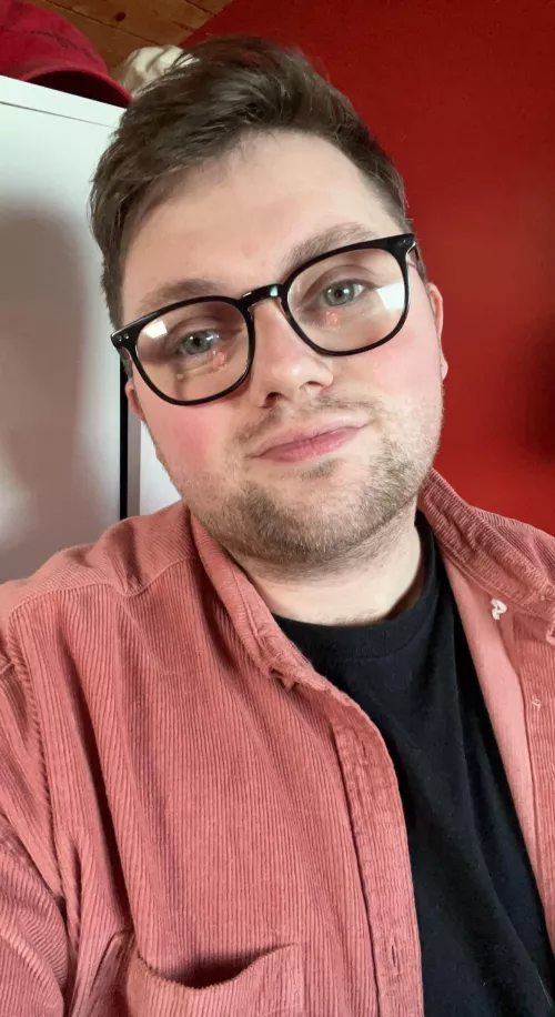 Anyone chatting atm? Inbox always open!