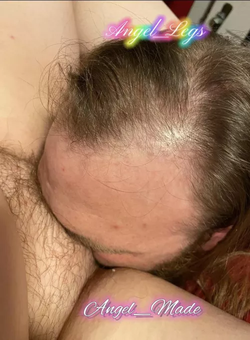 Burry his face deep into my hairy pussy