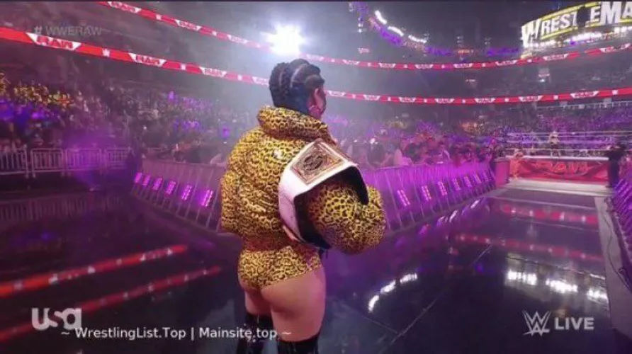 Camera man understood the assignment!