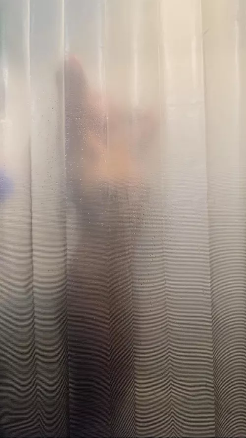 Daddy accidentally walks in during my shower 🫣😈