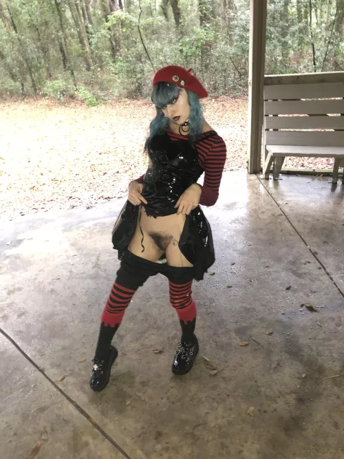 eat my hairy pussy in the park?