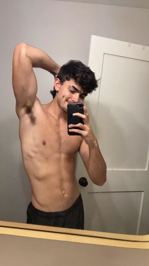 Fit bottoms snap me ur abs @neol.backup2