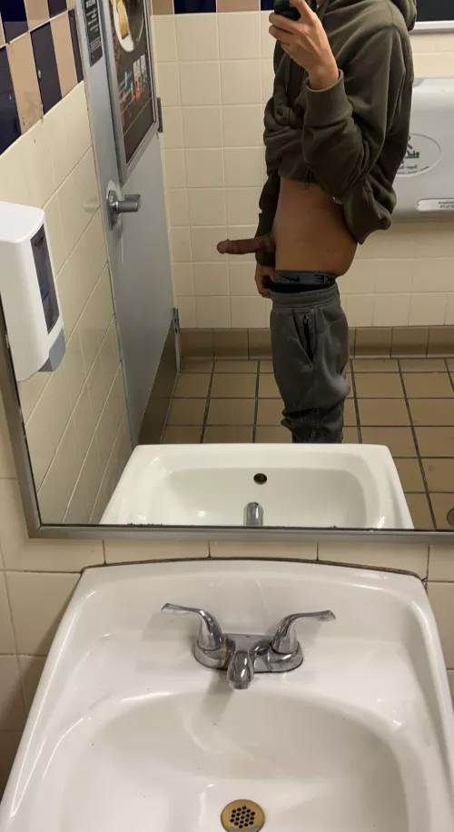 Got hard in the grocery store🍆