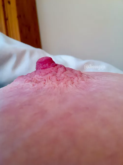 Hey I’m Jess, I’m new here, cold in bed this morning