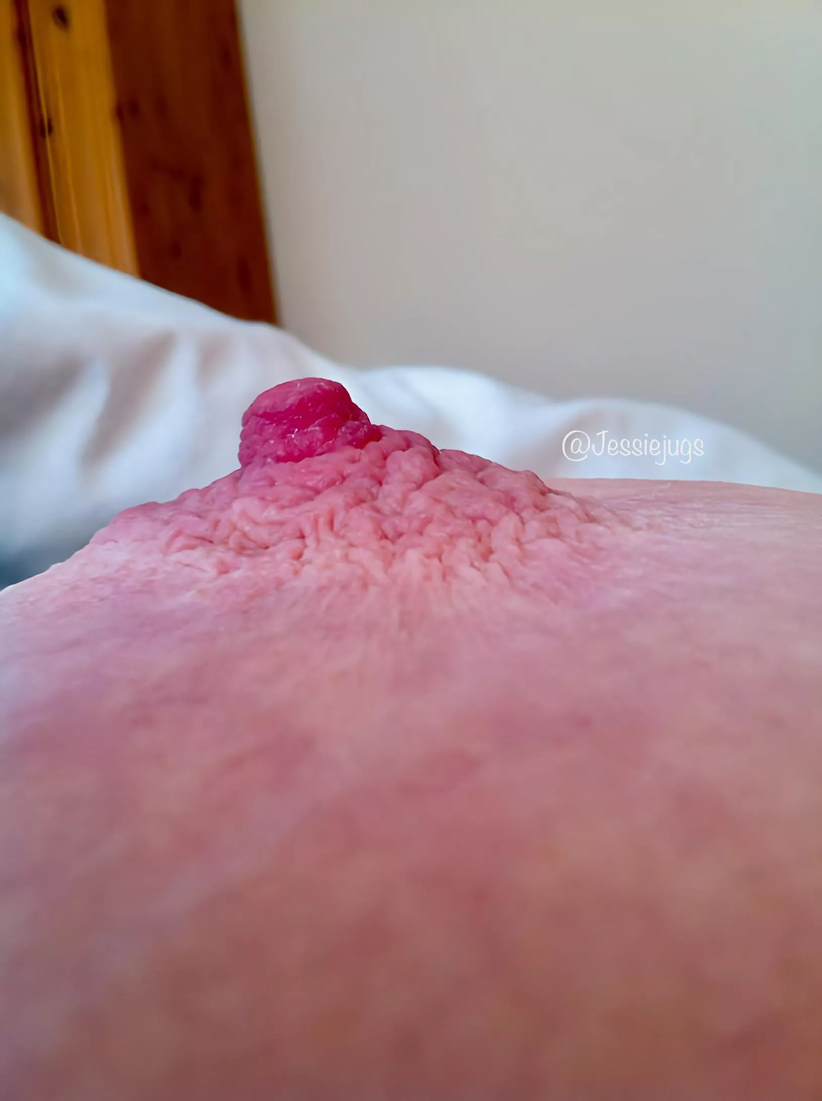 Hey I’m Jess, I’m new here, cold in bed this morning