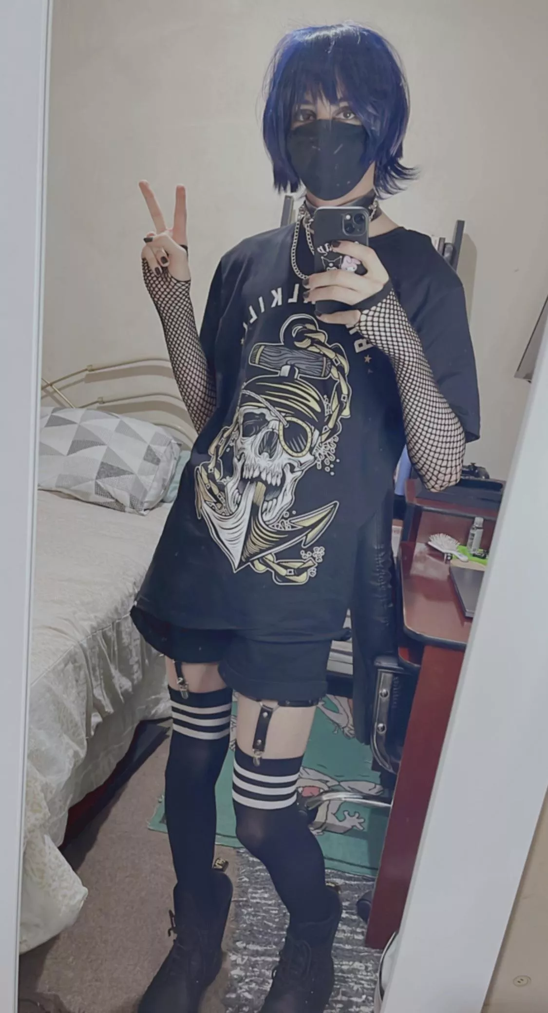 I am just a silly goth boy :p
