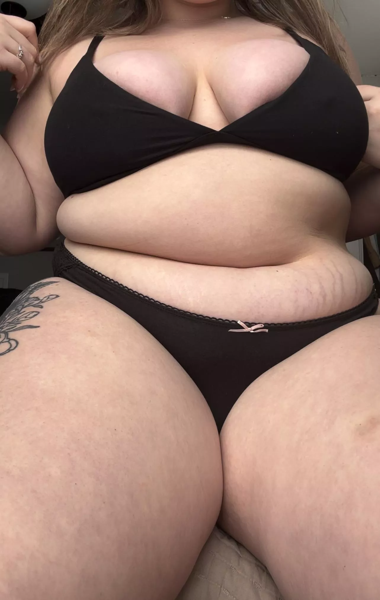 I can’t help myself- gonna go eat a footlong sub and some chips 🥪🍟❤️