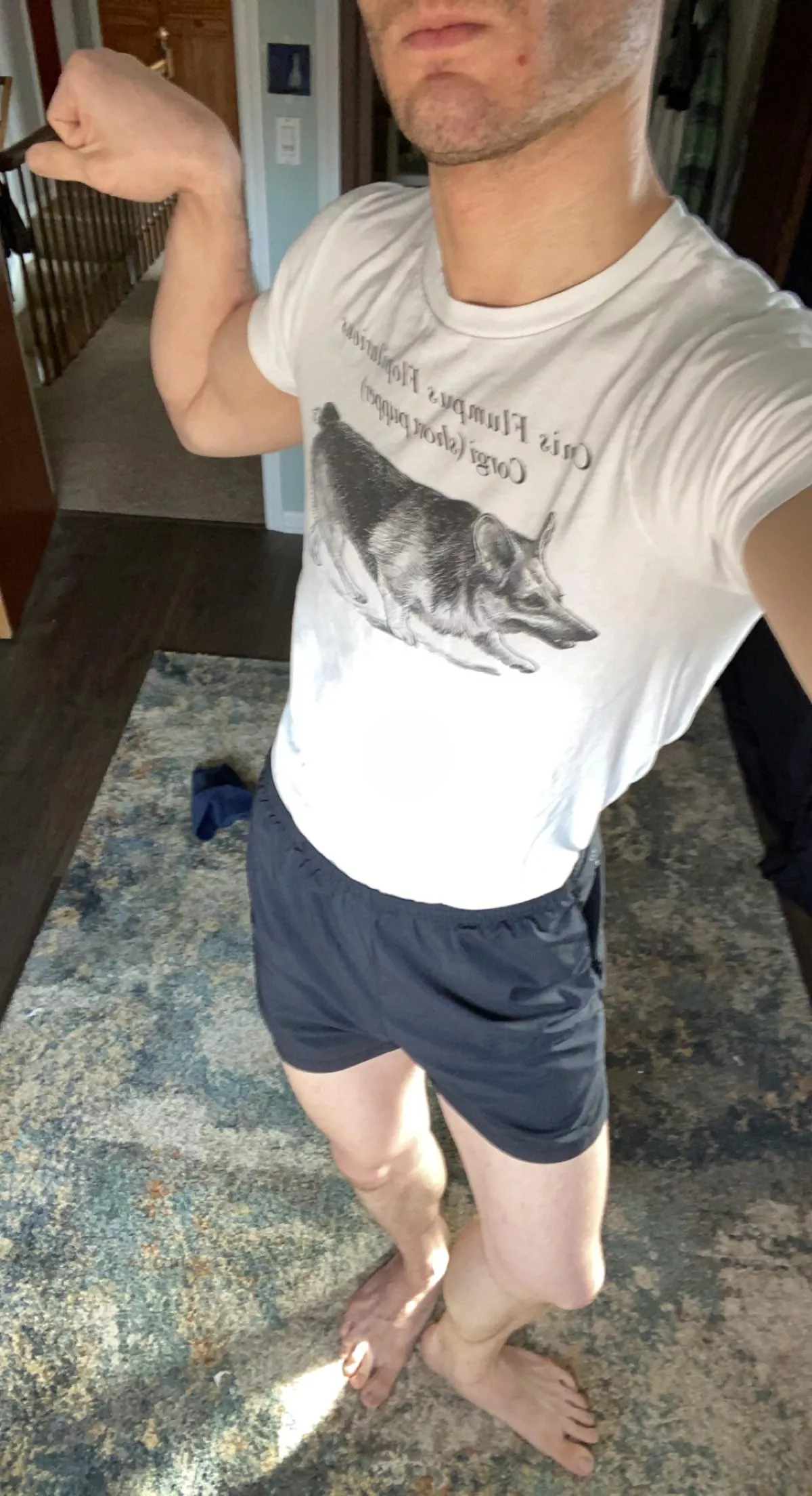 I dress for other boys at the gym to see my muscles more lol