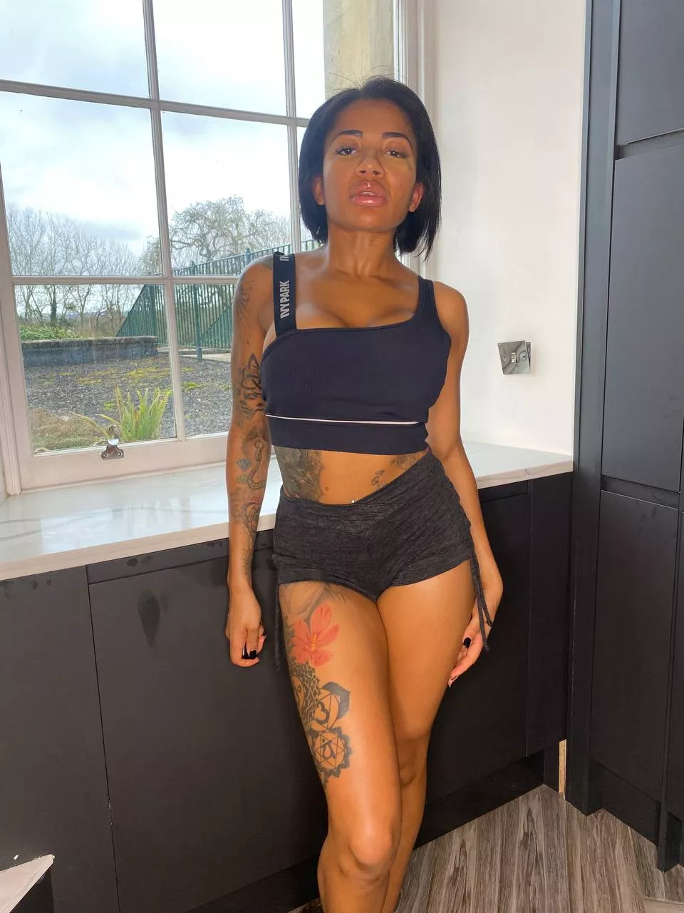 I need a volunteer to breed my busty body to prevent the extinction of gingers