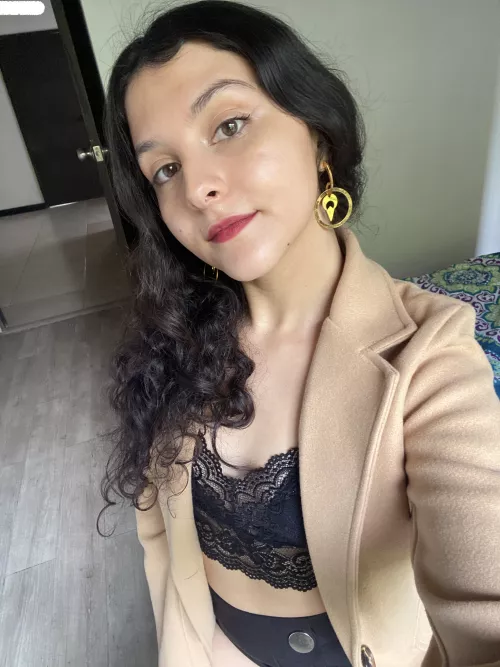 If you see me in public, do you get horny? 😘