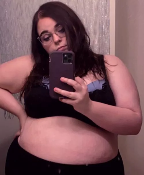 Ive got a big tummy and a pretty face :)