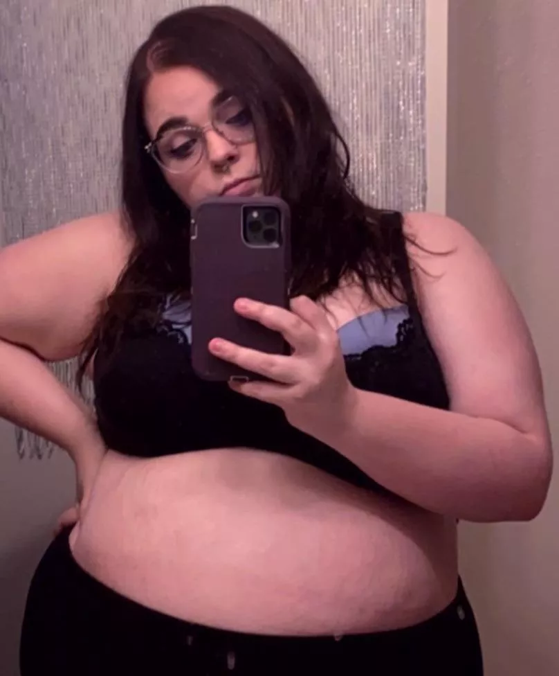 Ive got a big tummy and a pretty face :)