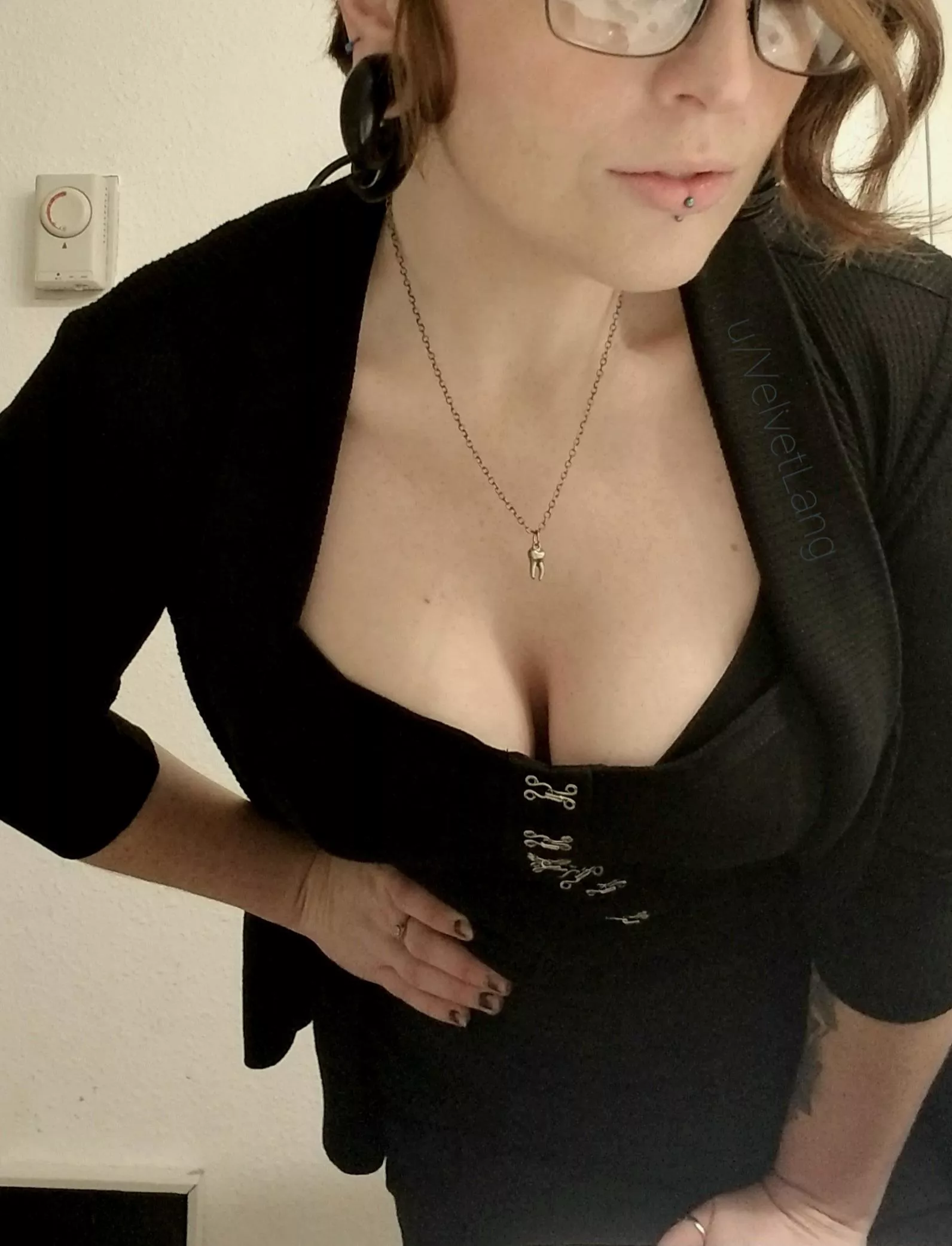 Let's go out and kiss in public <3