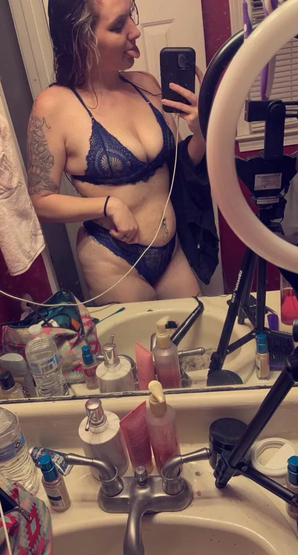 Love some mom bod Monday!