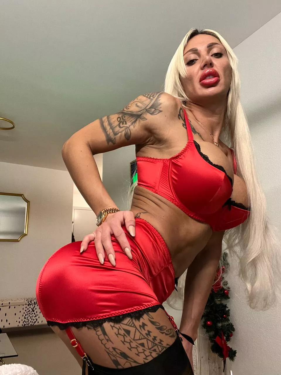 Say hi if you'd fuck mommy