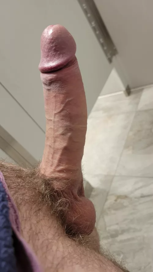 Slide down the length of me 🤤