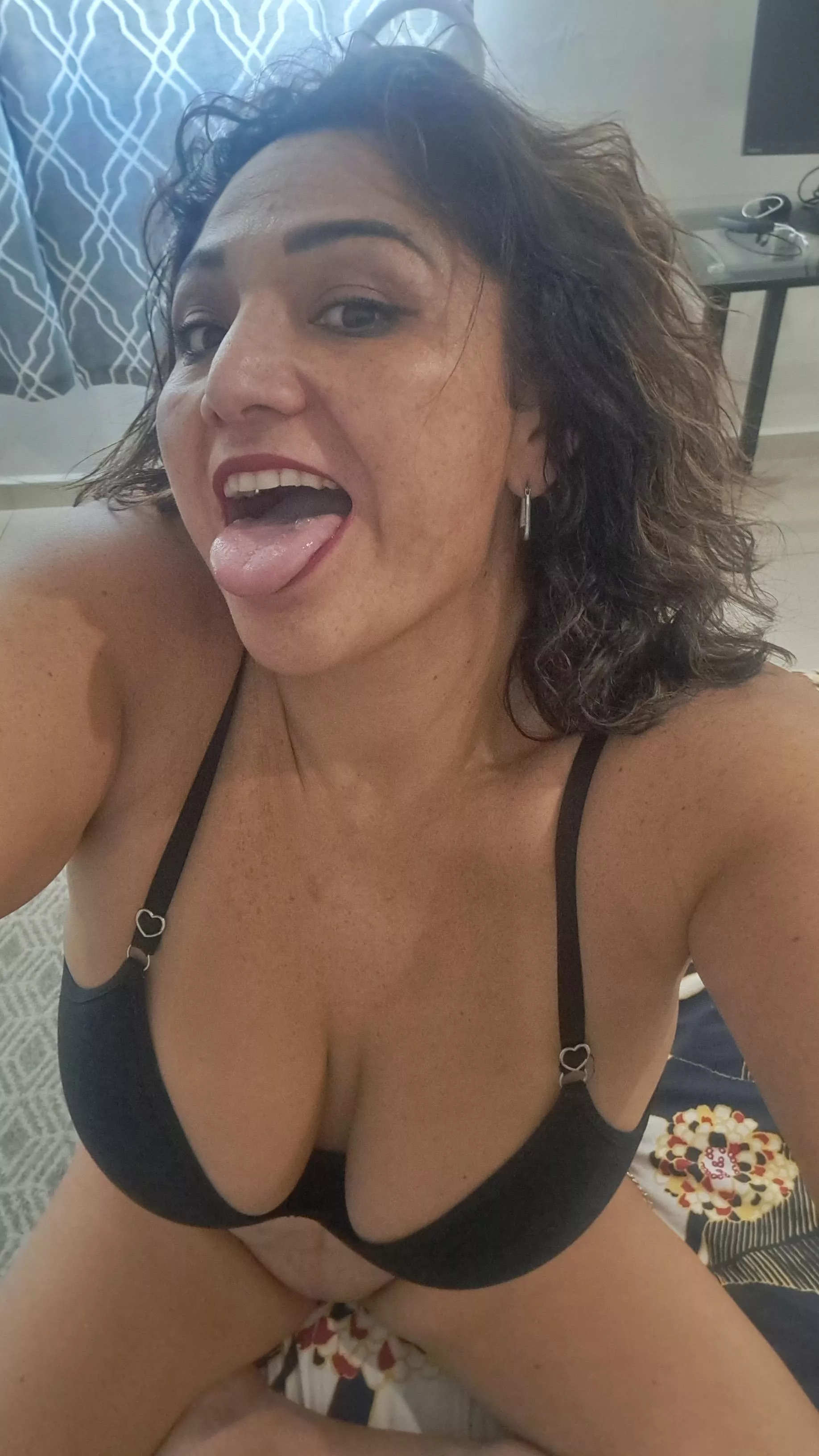 This Milf felling excited for play