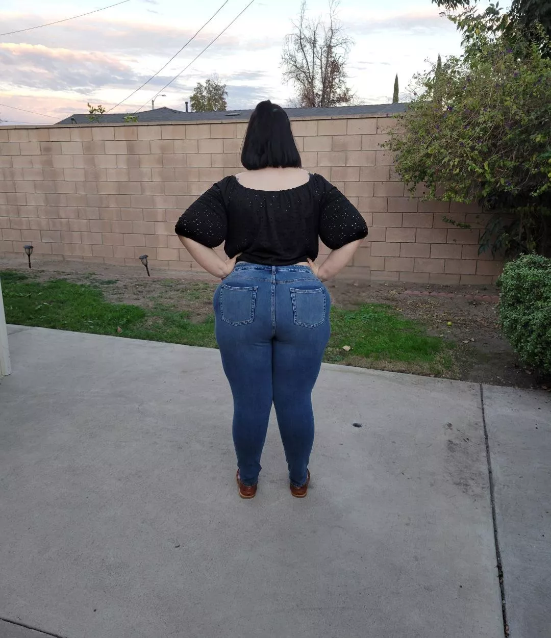 wife's thick ass 🤤